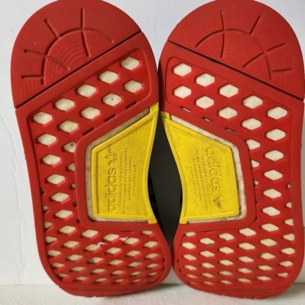 adidas Boys NMD R1 Berlin 2019 size 4 - Picture 10 of 10